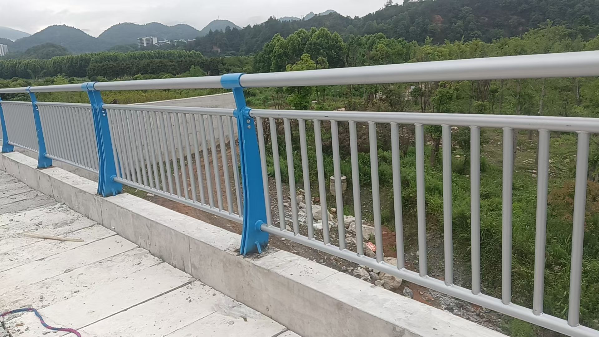 赣州市不锈钢栏杆铝合金护栏 - 一站式服务